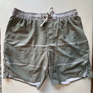 Vuori Trail Short Men’s Medium Green/Grey Stripe | 7” Inseam Boxer Brief Liner